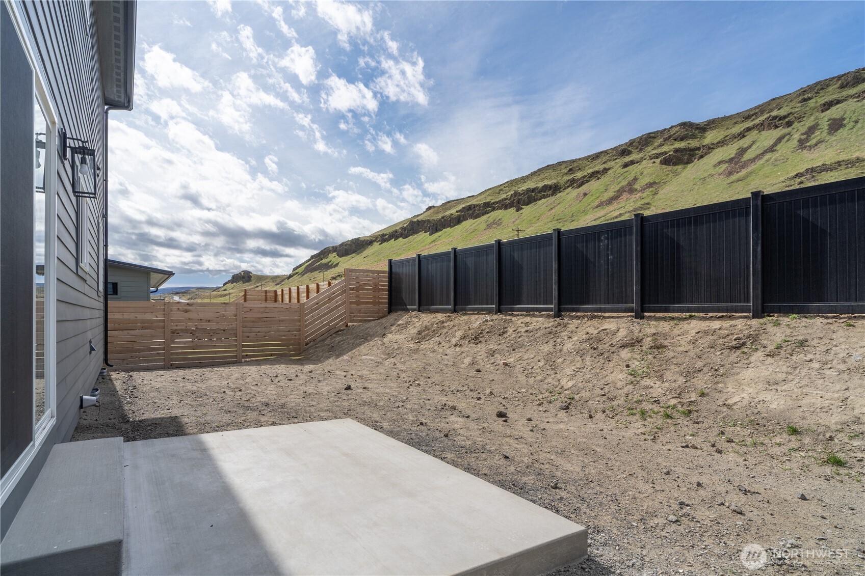 201 Bridgeview Drive Vantage, WA 98950 - Photo 35 of 40 a front view of a house with a yard