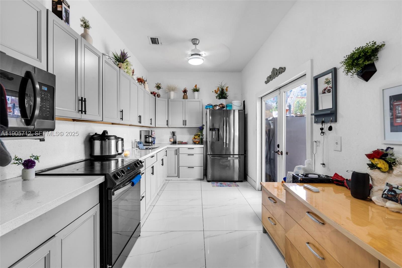 3166 Northwest 102nd Street Miami, FL 33147 - Photo 5 of 27