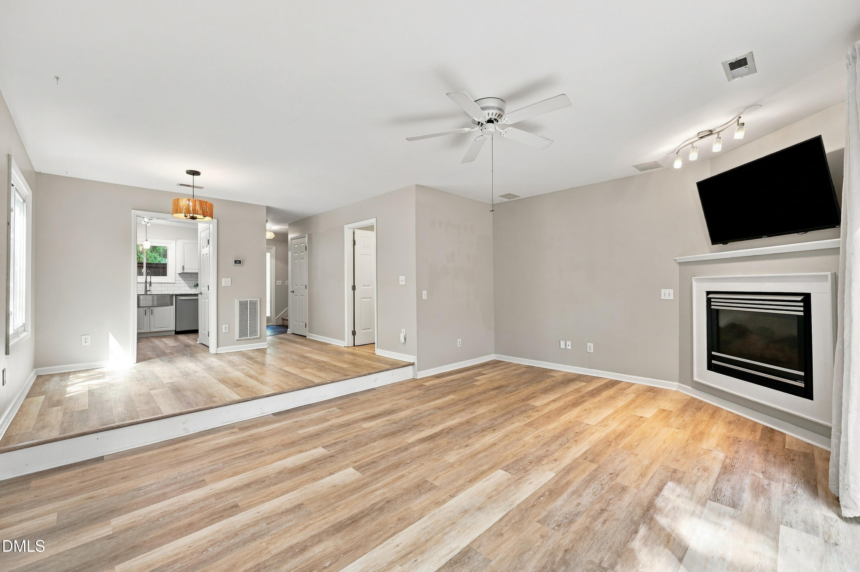 4307 Southwind Drive Raleigh, NC 27613 - Photo 14 of 35 Family Room