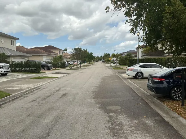 $3,600 | Tamiami, Miami, FL 33194