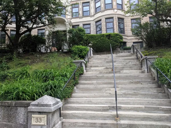 $3,950 | 33 Westbourne Terrace, Unit 3, Brookline, MA 02446