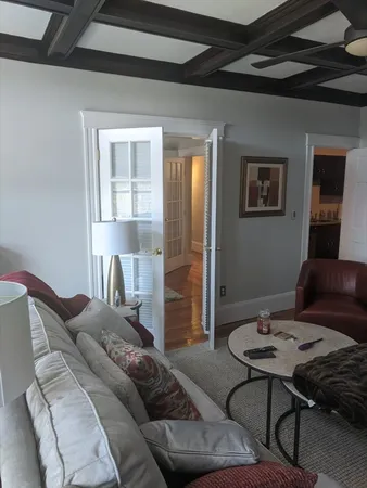 $3,950 | 33 Westbourne Terrace, Unit 3, Brookline, MA 02446