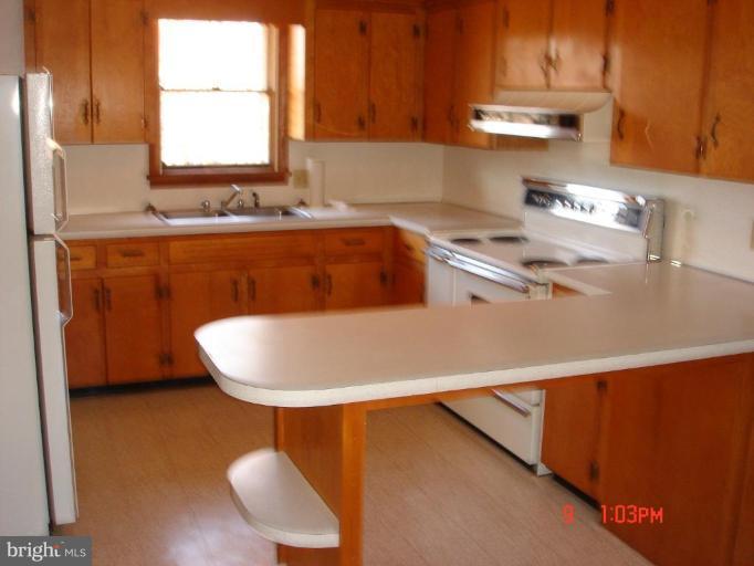 6038 Rohrersville Road Boonsboro, MD 21713 - Photo 2 of 8 Kitchen