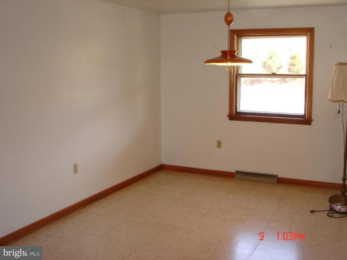 6038 Rohrersville Road Boonsboro, MD 21713 - Photo 3 of 8 Dining Area