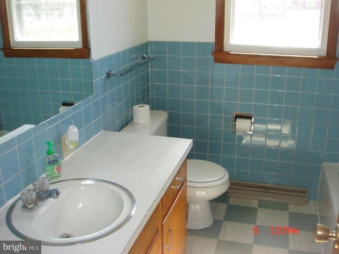 6038 Rohrersville Road Boonsboro, MD 21713 - Photo 5 of 8 Bath #1
