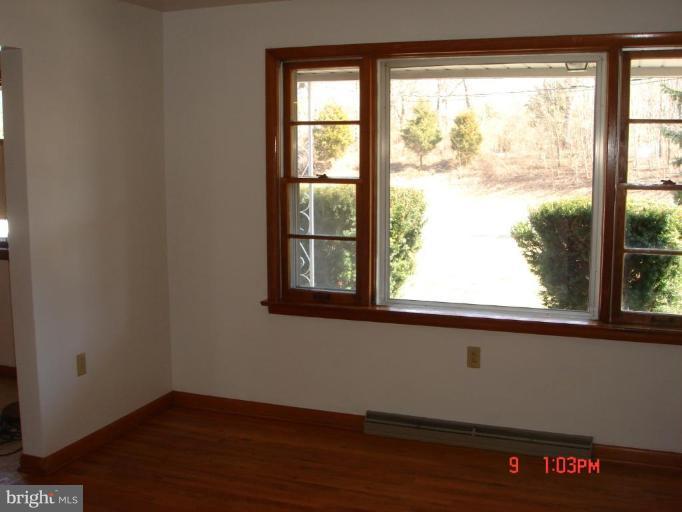 6038 Rohrersville Road Boonsboro, MD 21713 - Photo 6 of 8 Living Room