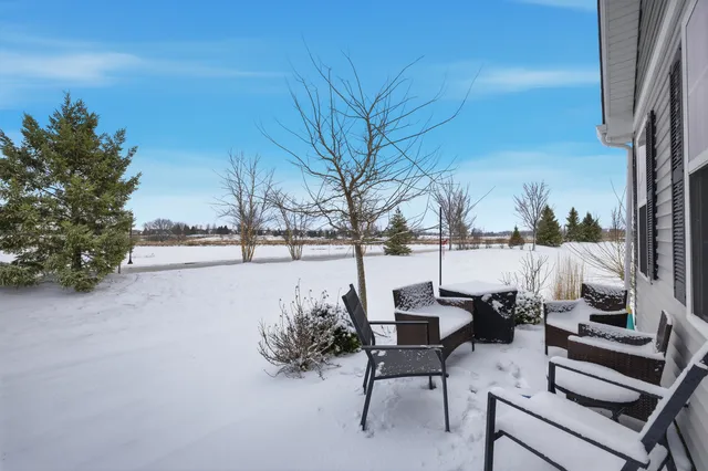 $305,000 | 1838 Southern Circle, Unit 1838, Pingree Grove, IL 60140