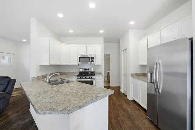 $305,000 | 1838 Southern Circle, Unit 1838, Pingree Grove, IL 60140