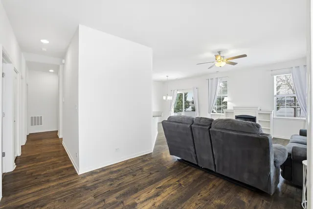 $305,000 | 1838 Southern Circle, Unit 1838, Pingree Grove, IL 60140