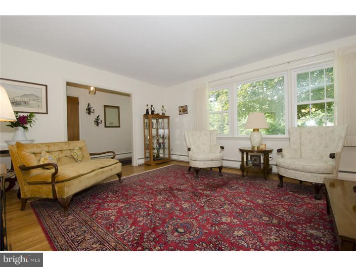 179 Woodstock Road Villanova, PA 19085 - Photo 2 of 23 Living Room