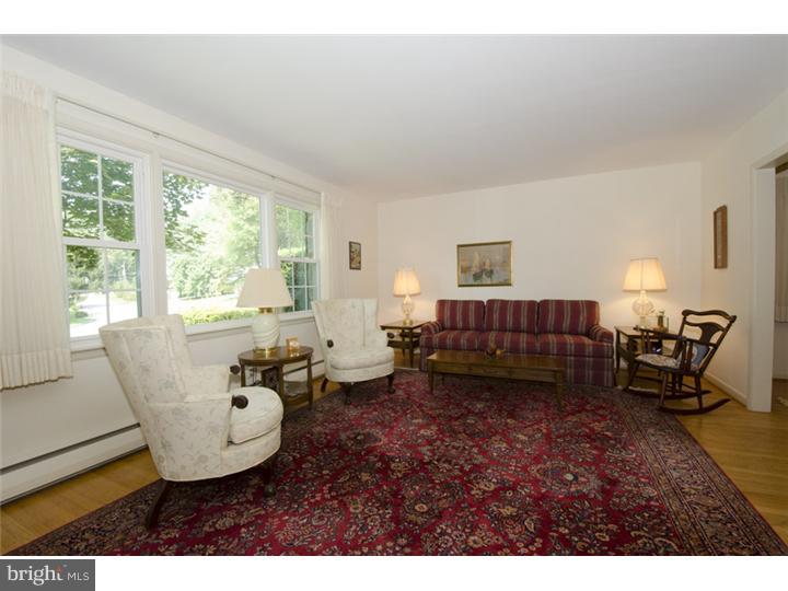179 Woodstock Road Villanova, PA 19085 - Photo 3 of 23 Living Room