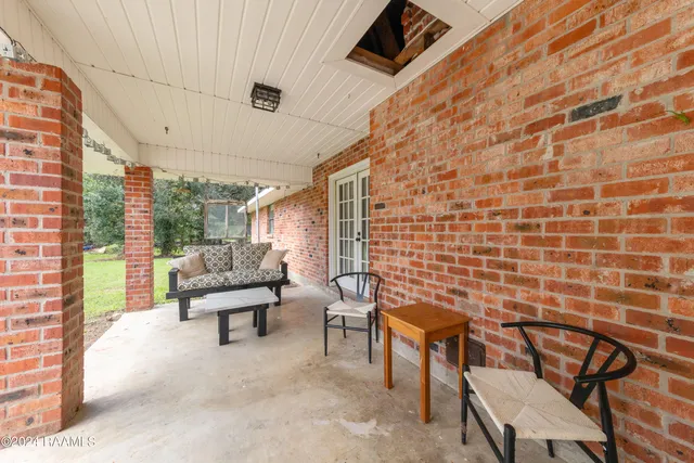 $359,000 | 664 Don Guilbeau Road, Arnaudville, LA 70512