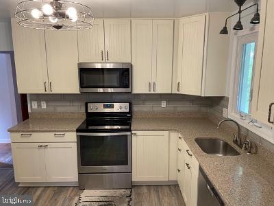 522 Hawthorne Road Linthicum Heights, MD 21090 - Photo 4 of 18