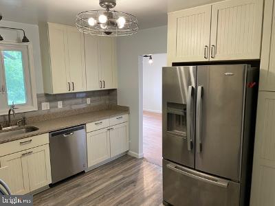 522 Hawthorne Road Linthicum Heights, MD 21090 - Photo 5 of 18