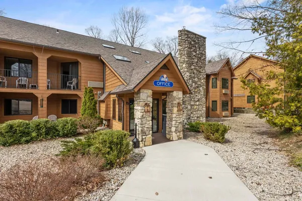 $139,900 | 7741 Highway 42, Unit 213, Egg Harbor, WI 54209