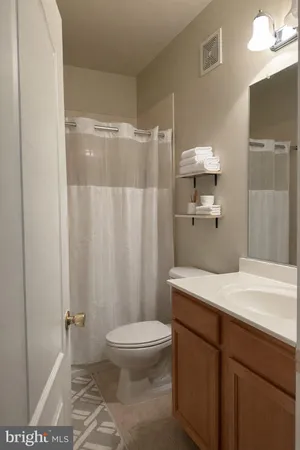 $3,150 | 4495 B Beacon Grove Circle, Fairfax, VA 22033