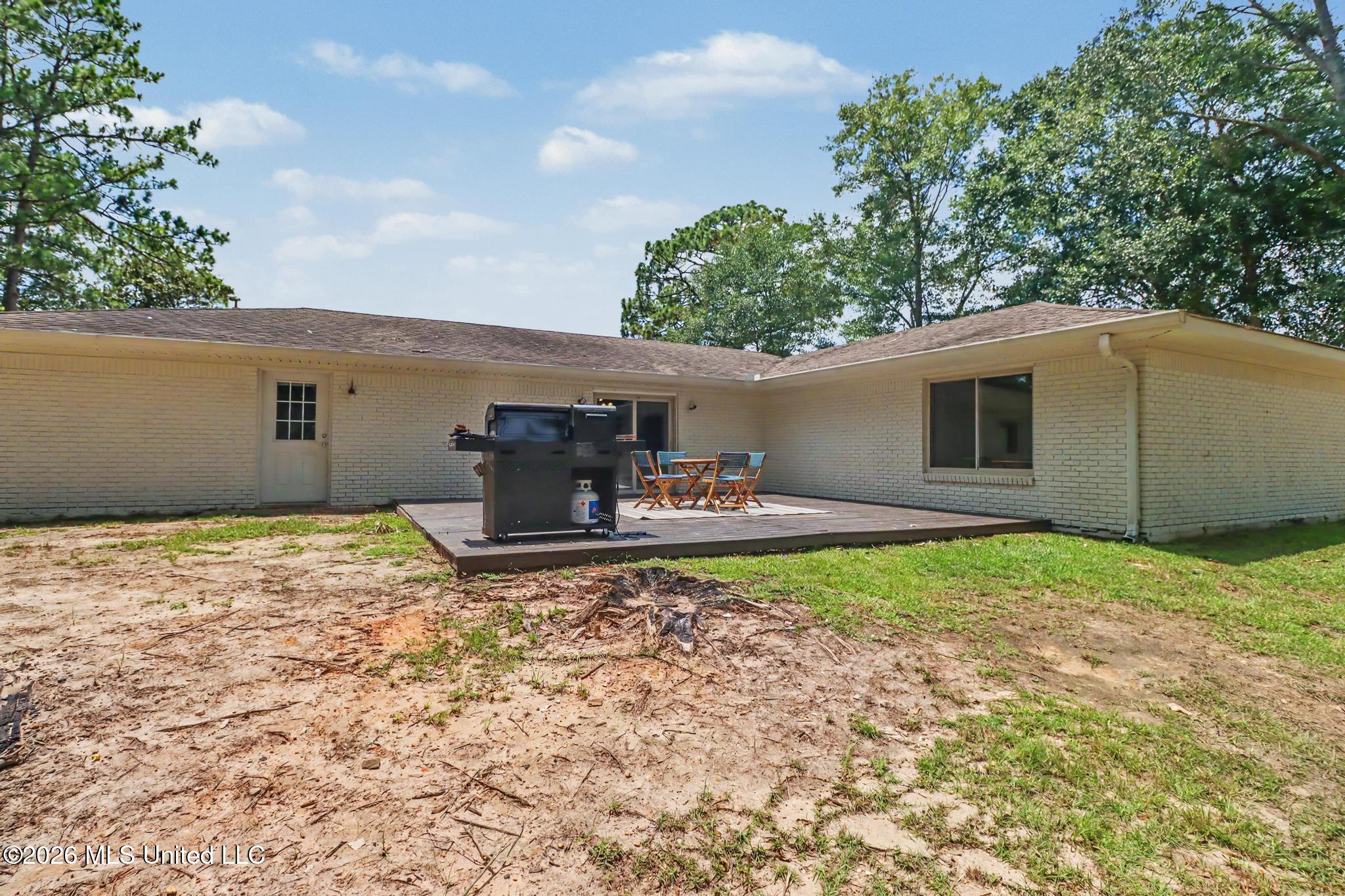 17074 Doc Lizana Road Gulfport, MS 39503 - Photo 25 of 32 back exterior
