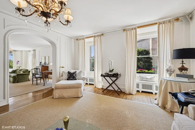 $1,065,000 | 3500 North Lake Shore Drive, Unit 3C, Chicago, IL 60657