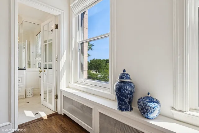 $1,065,000 | 3500 North Lake Shore Drive, Unit 3C, Chicago, IL 60657