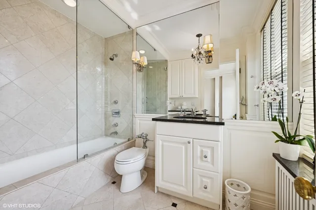 $1,065,000 | 3500 North Lake Shore Drive, Unit 3C, Chicago, IL 60657