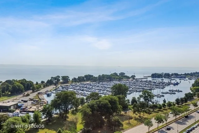 $1,065,000 | 3500 North Lake Shore Drive, Unit 3C, Chicago, IL 60657