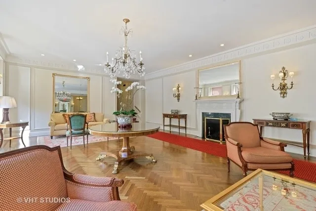 $1,065,000 | 3500 North Lake Shore Drive, Unit 3C, Chicago, IL 60657