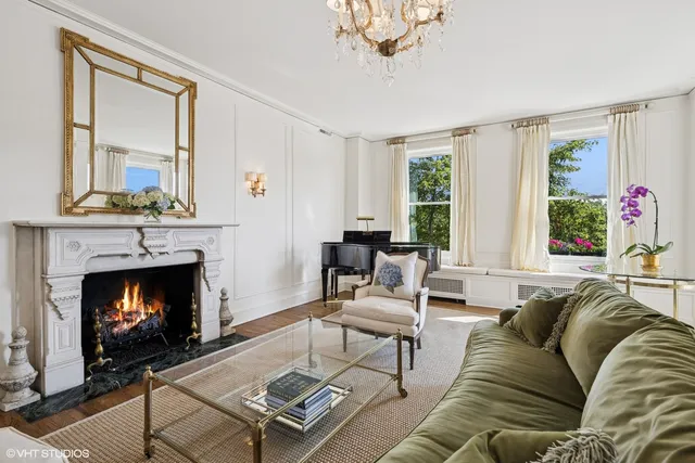 $1,065,000 | 3500 North Lake Shore Drive, Unit 3C, Chicago, IL 60657