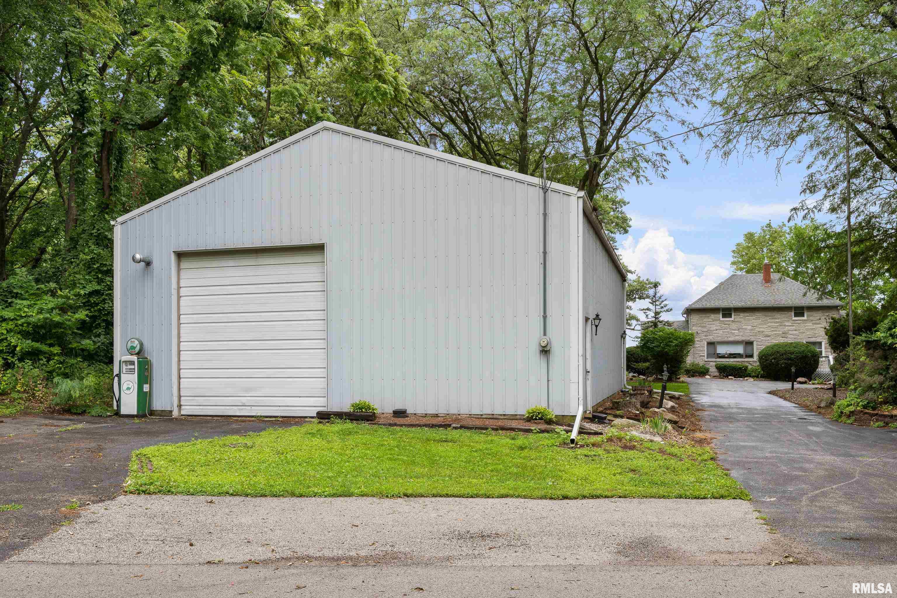 21116 River Road North Cordova, IL 61242 - Photo 15 of 44