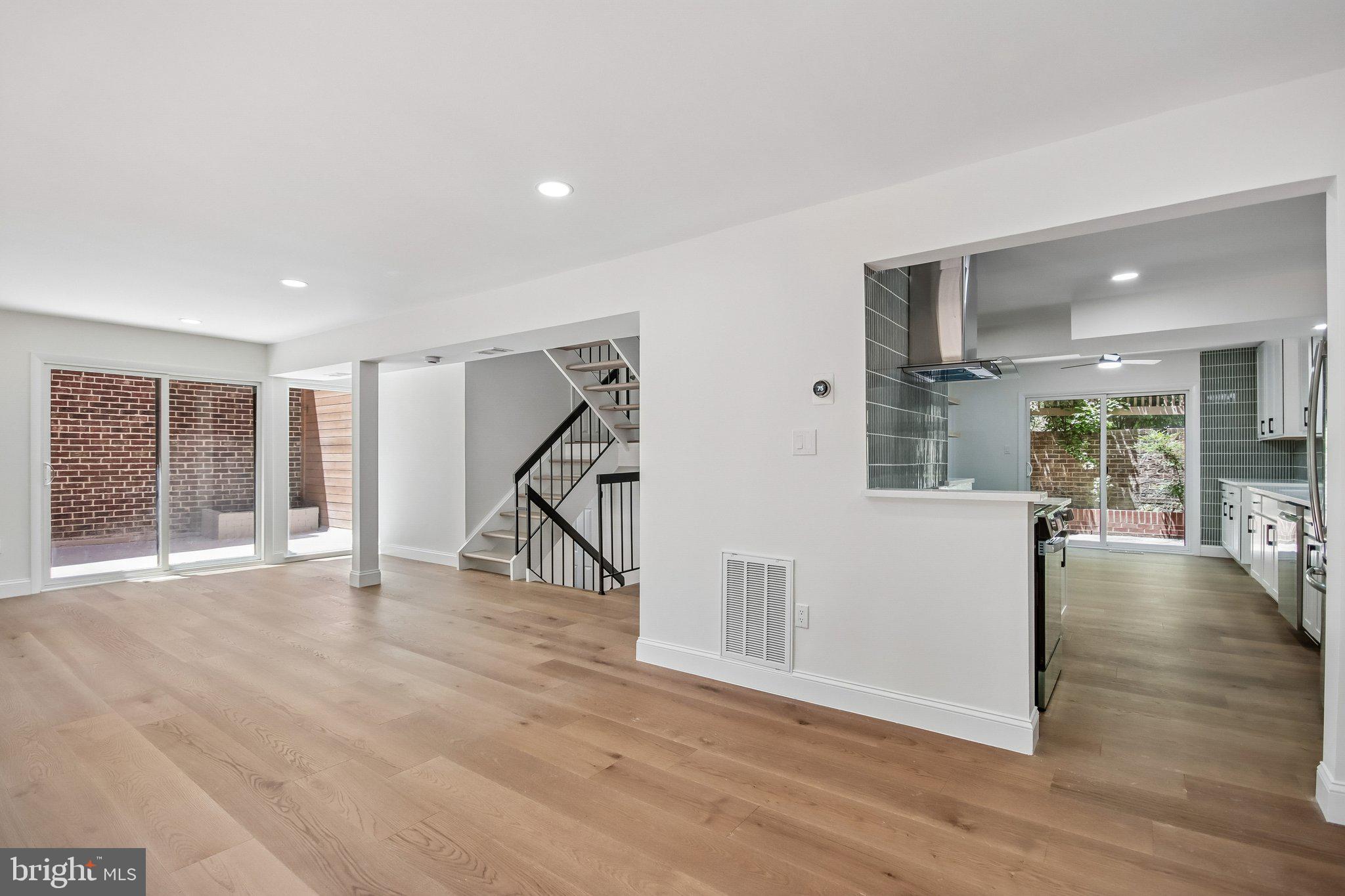 2121 Cabots Point Lane Reston, VA 20191 - Photo 6 of 20