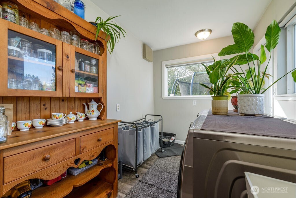 814 117th Street South Tacoma, WA 98444 - Photo 13 of 22 a utility room with dryer and washer