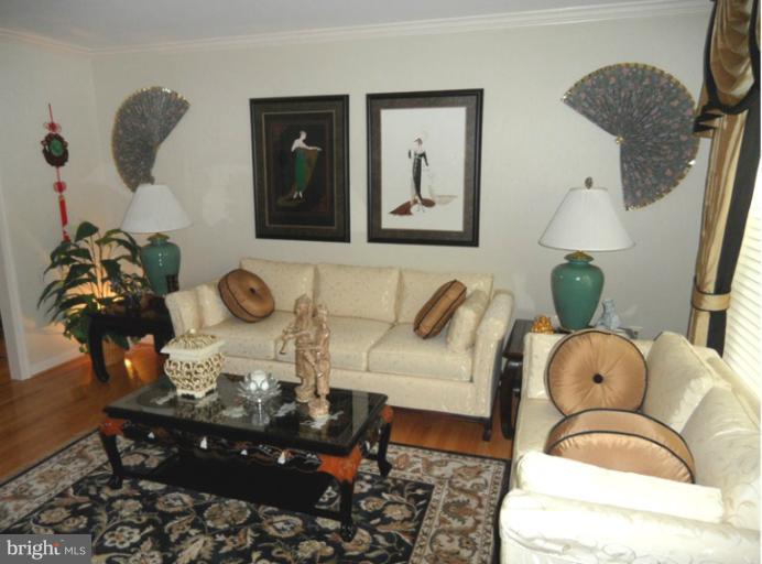 6101 Spring Meadow Lane Frederick, MD 21701 - Photo 11 of 18 Living Room