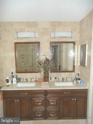 6101 Spring Meadow Lane Frederick, MD 21701 - Photo 16 of 18 Bath (Master)