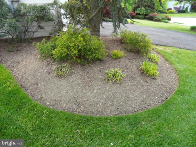 6101 Spring Meadow Lane Frederick, MD 21701 - Photo 3 of 18 LANDSCAPING