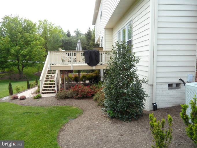 6101 Spring Meadow Lane Frederick, MD 21701 - Photo 4 of 18 REAR DECKING