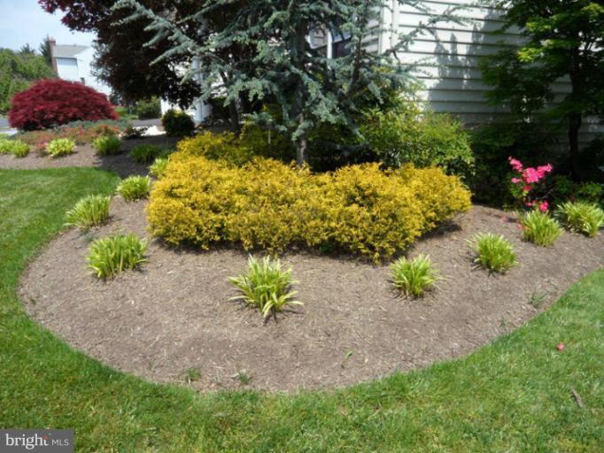 6101 Spring Meadow Lane Frederick, MD 21701 - Photo 10 of 18 LANDSCAPING