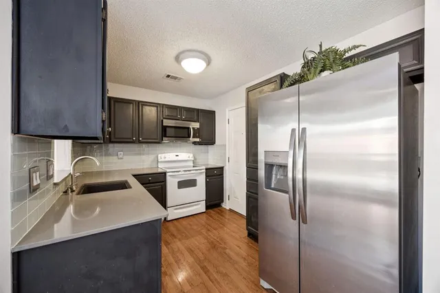 $1,850 | 18111 Whispering Gables Lane, Dallas, TX 75287