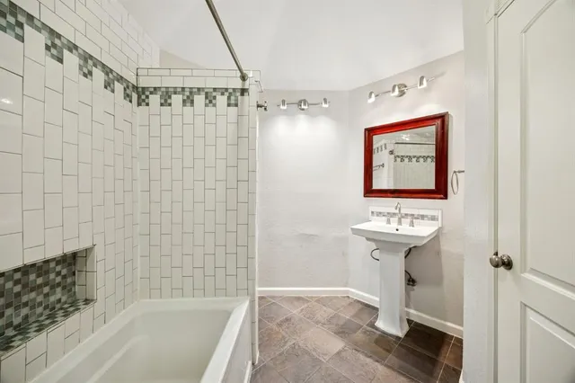 $1,850 | 18111 Whispering Gables Lane, Dallas, TX 75287