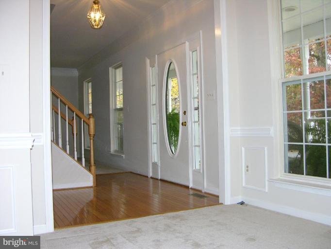8801 Talbert Road Lorton, VA 22079 - Photo 20 of 24 Entrance / Foyer