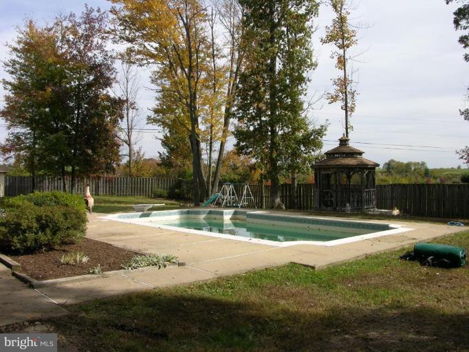 8801 Talbert Road Lorton, VA 22079 - Photo 4 of 24 Back yard