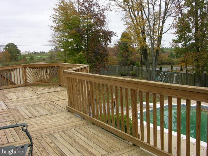 8801 Talbert Road Lorton, VA 22079 - Photo 7 of 24 Deck