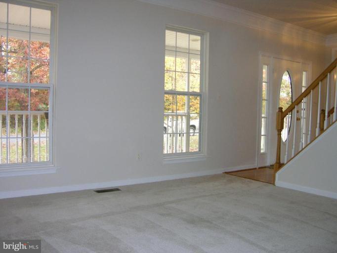 8801 Talbert Road Lorton, VA 22079 - Photo 8 of 24 Living Room