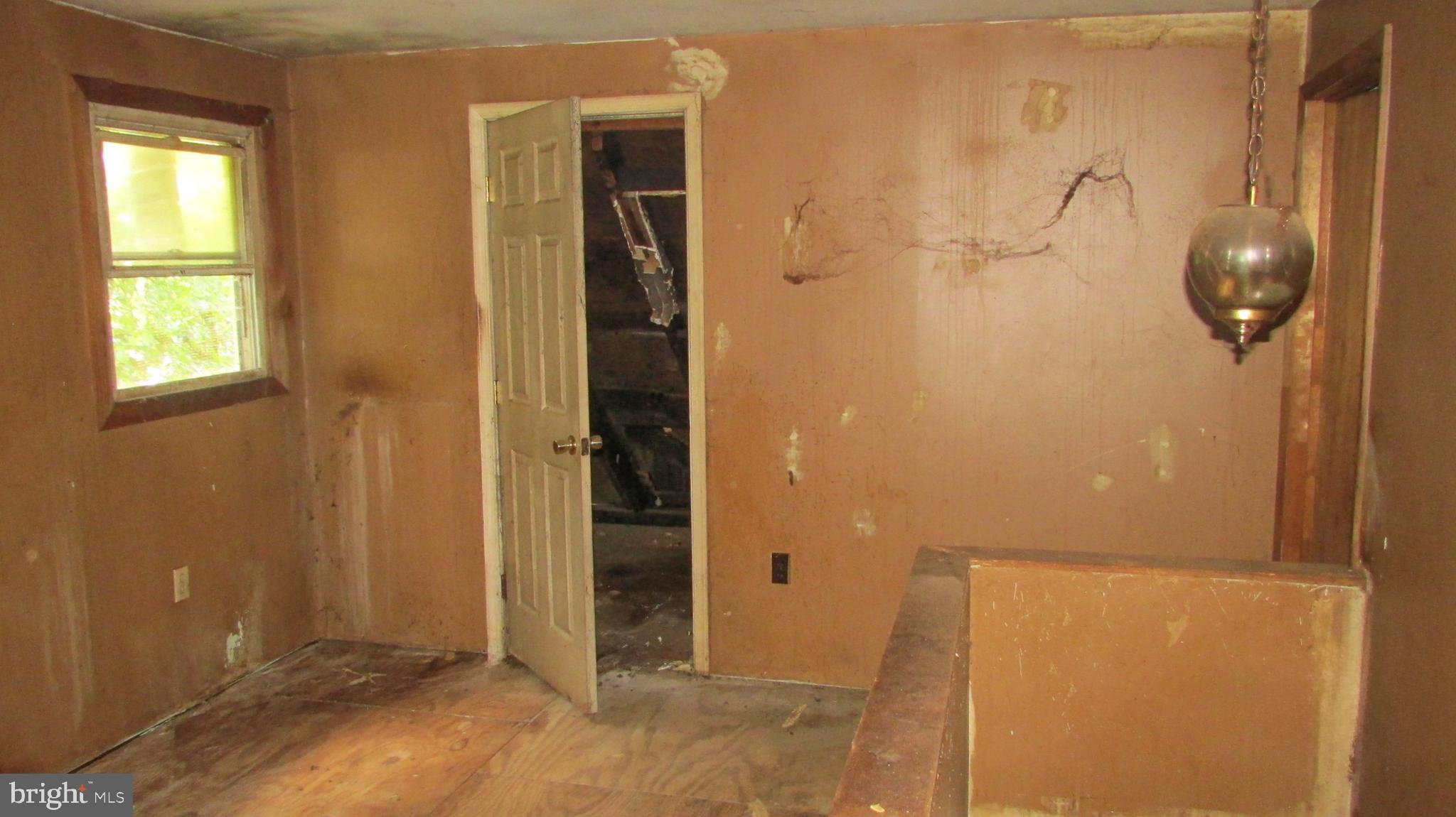 815 Seneca Park Road Middle River, MD 21220 - Photo 17 of 19 UPPER HALL