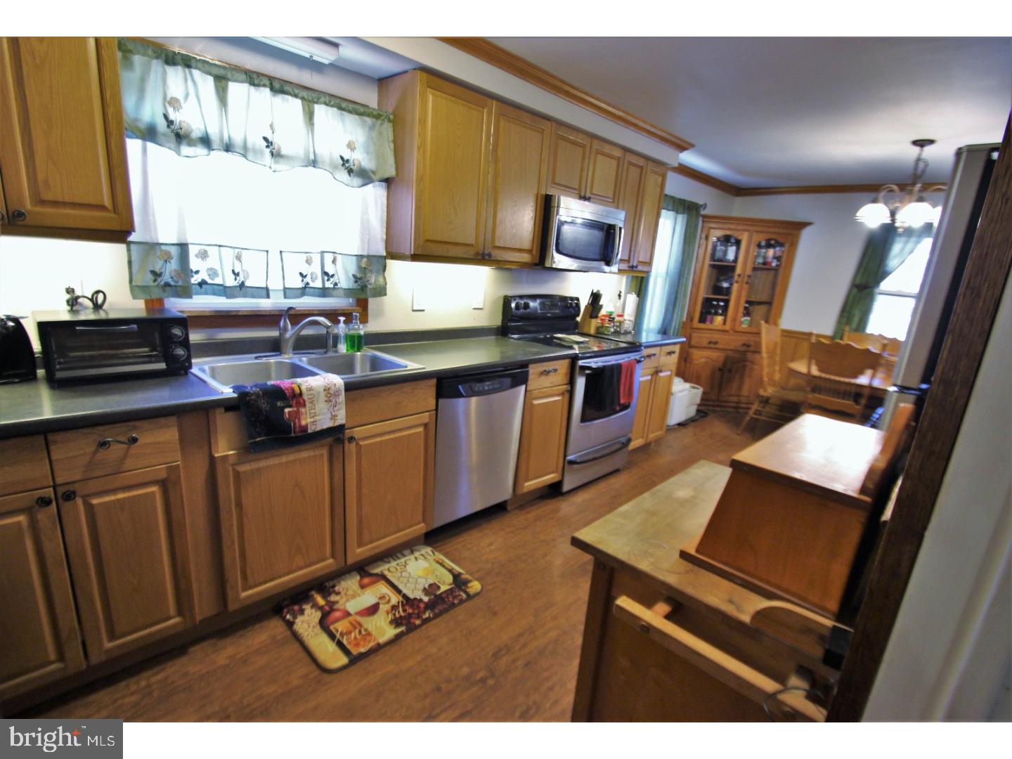 2383 Mole Road Secane, PA 19018 - Photo 2 of 16 Kitchen