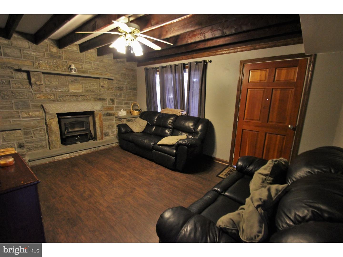 2383 Mole Road Secane, PA 19018 - Photo 3 of 16 Family Room