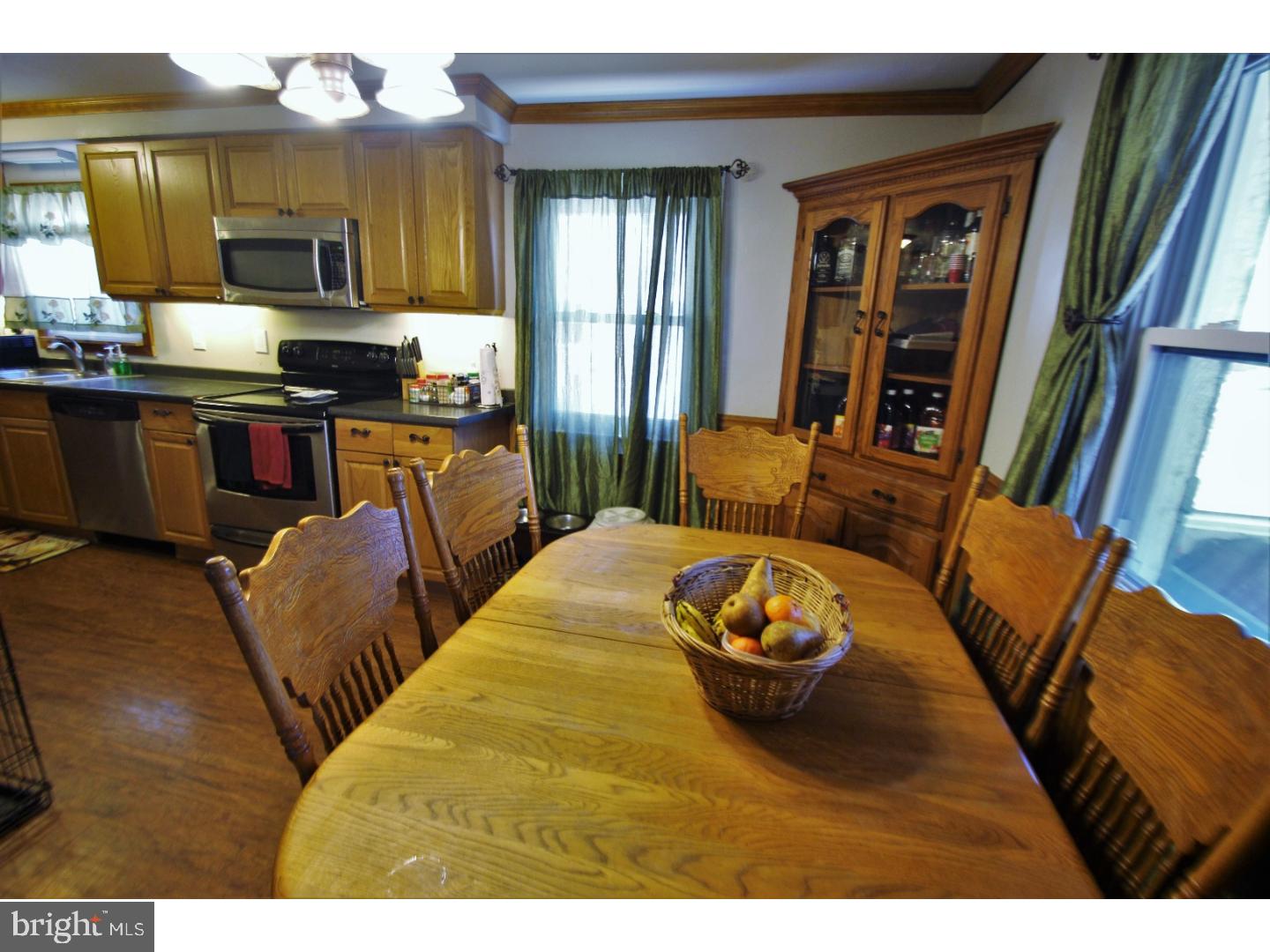 2383 Mole Road Secane, PA 19018 - Photo 4 of 16 Kitchen