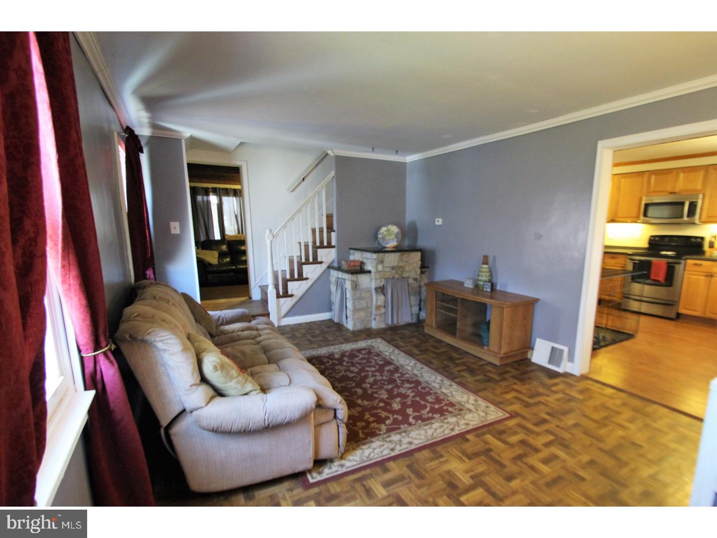 2383 Mole Road Secane, PA 19018 - Photo 5 of 16 Living Room