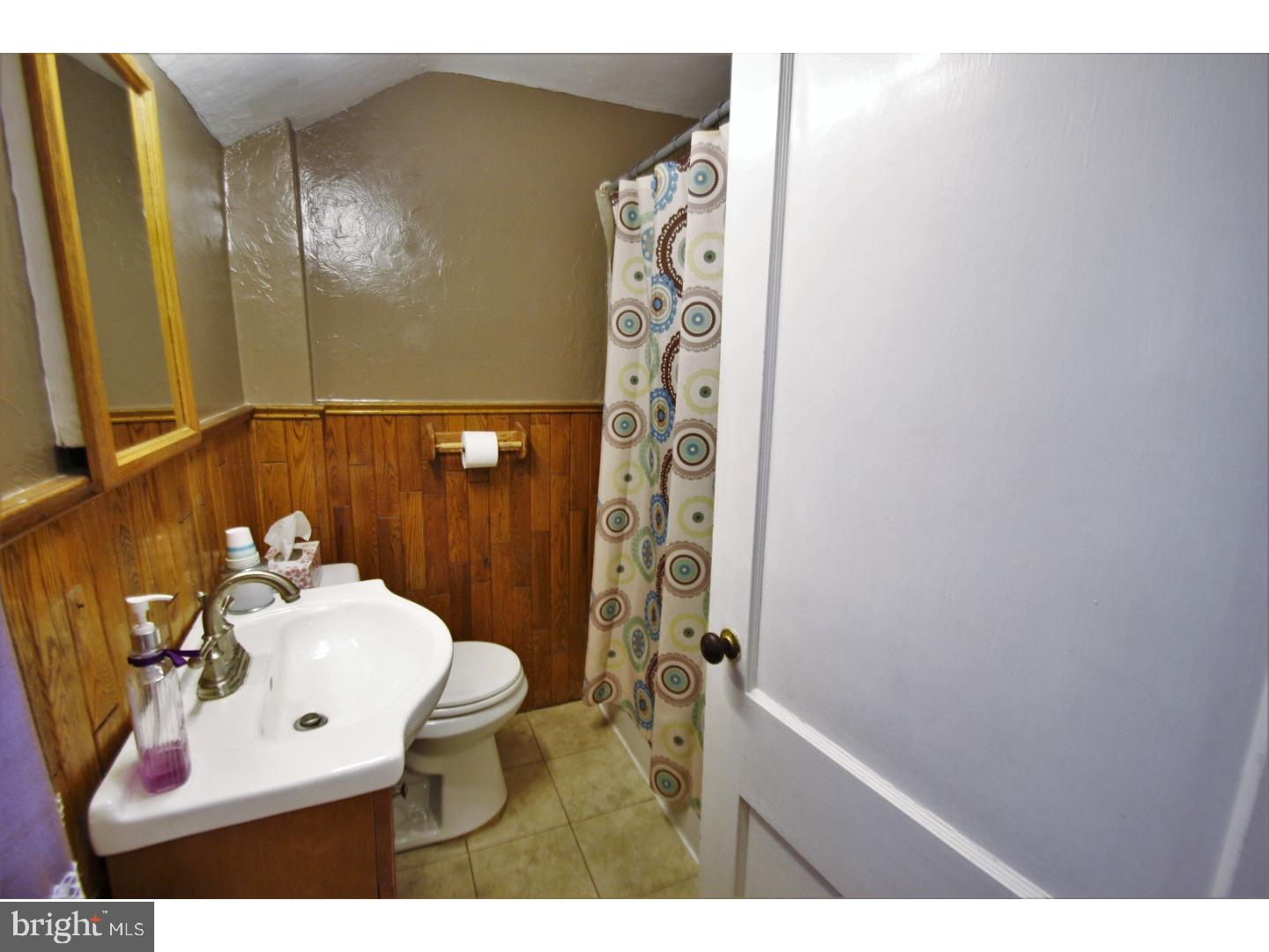 2383 Mole Road Secane, PA 19018 - Photo 7 of 16 Bathroom