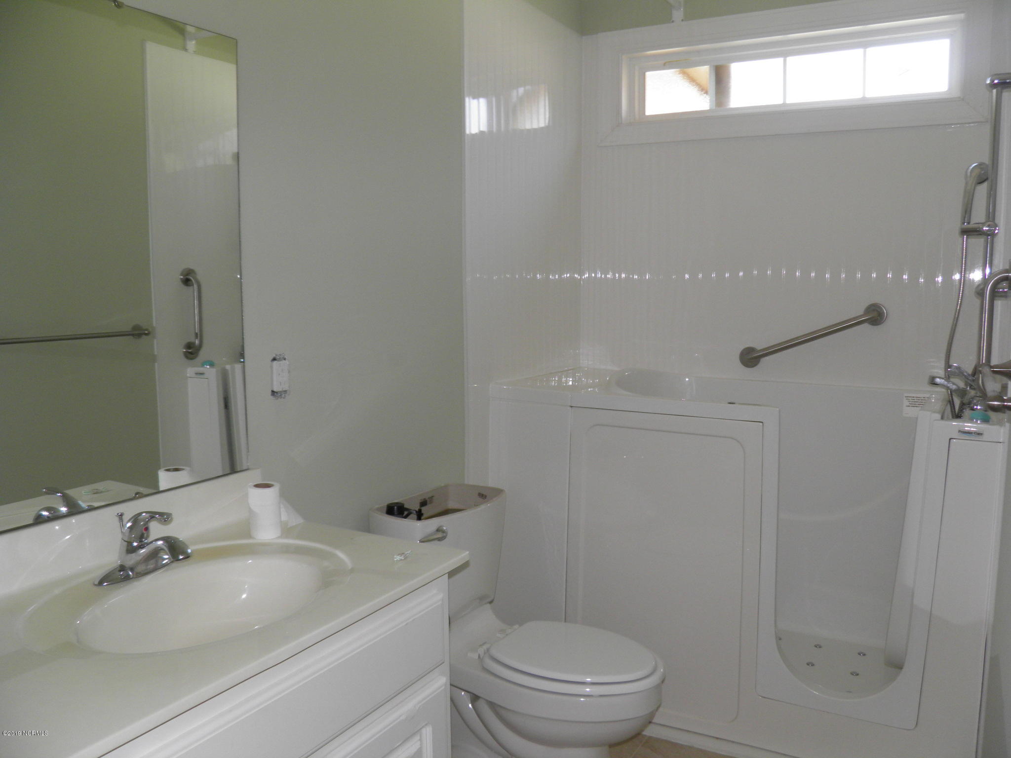 7204 Sunflower Road Rocky Mount, NC 27804 - Photo 11 of 23 Walk in jacuzzi tub