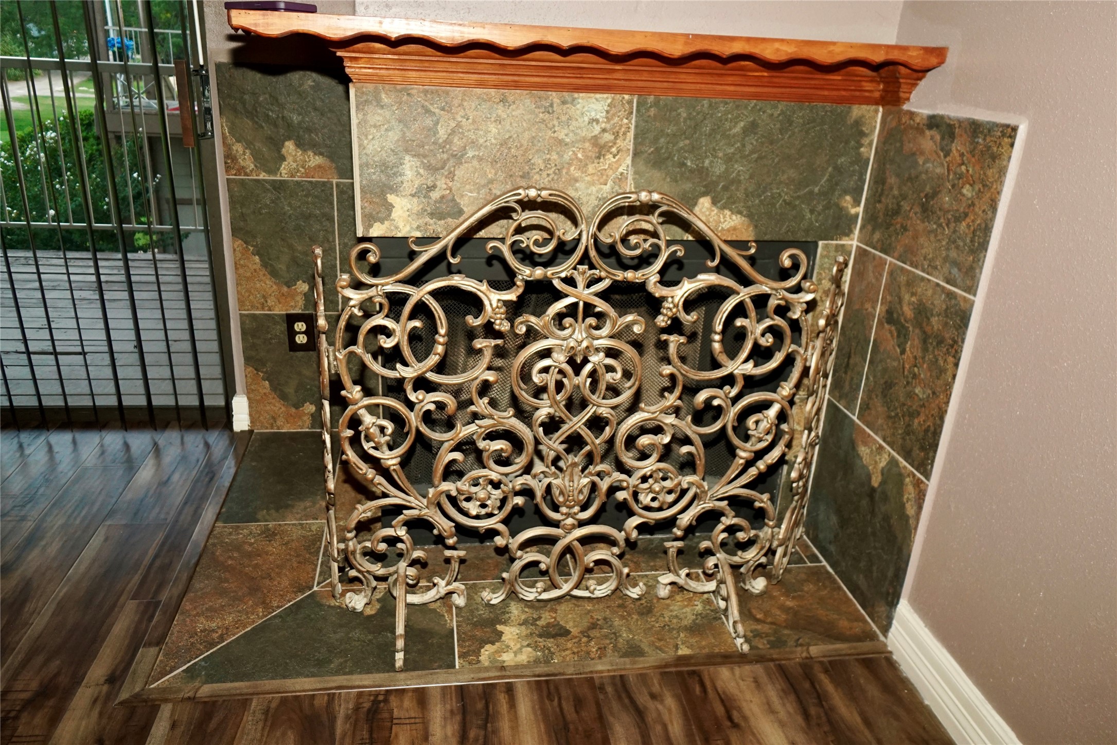 8275 Sands Point Drive, Unit 176 Houston, TX 77036 - Photo 11 of 31 a view of a balcony