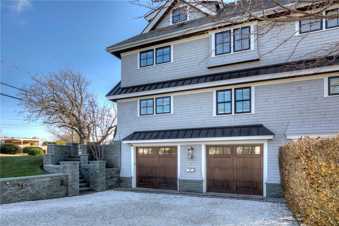 43 Hoover Road Middletown, RI 02842 - Photo 3 of 47 Gallery Image 3